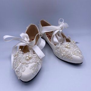 FSJ White Rhinestone Floral Pointy Toe Lace Up